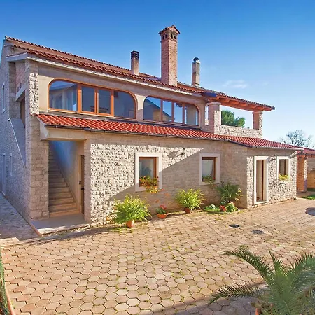 Lovely In With Outdoor Swimming Pool Holiday home *